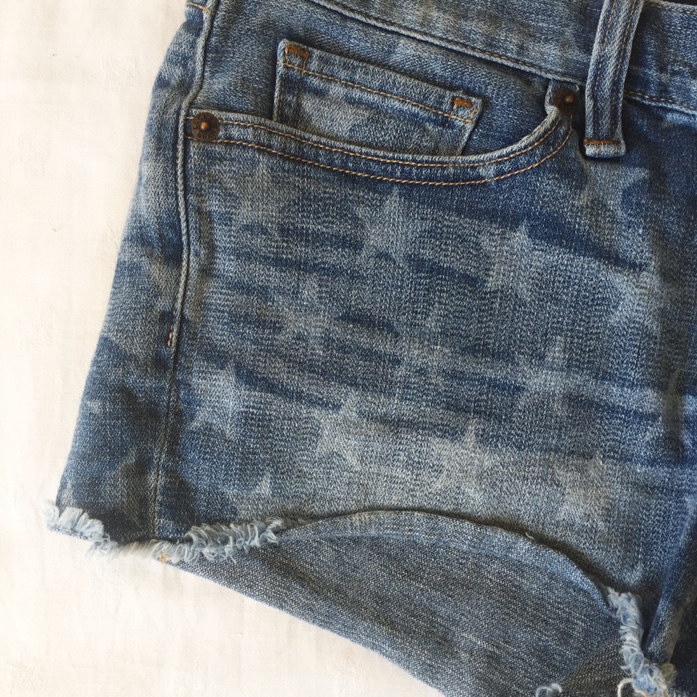 Lucky Brand Star Print Riley Cutoff Shorts - Picture 4 of 8